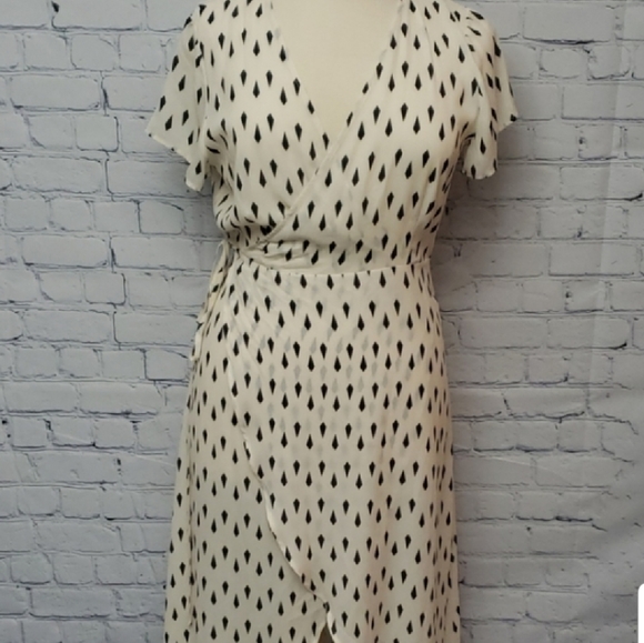 floryday Dresses & Skirts - FLORYDAY cream and gray high/low wrap dress